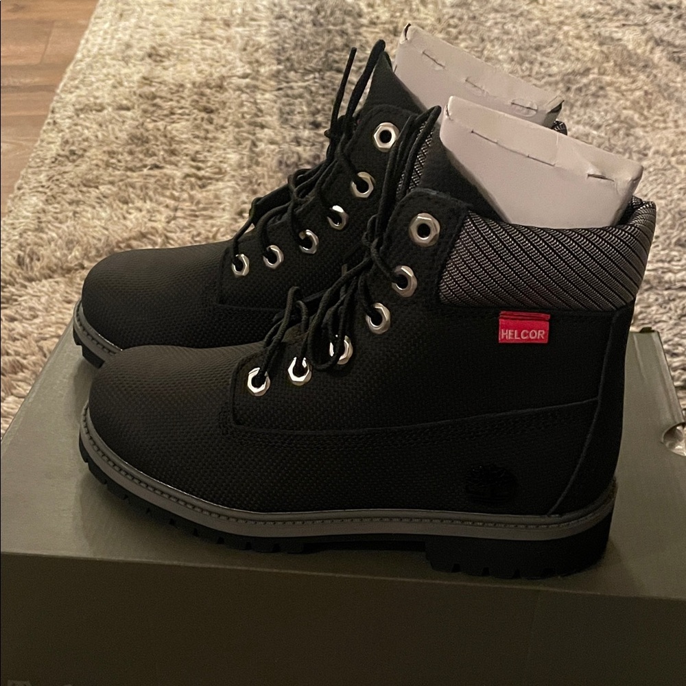 Timberlands Helcor Premium kids waterproof Black Boots size 5 Juniors/boys HTF